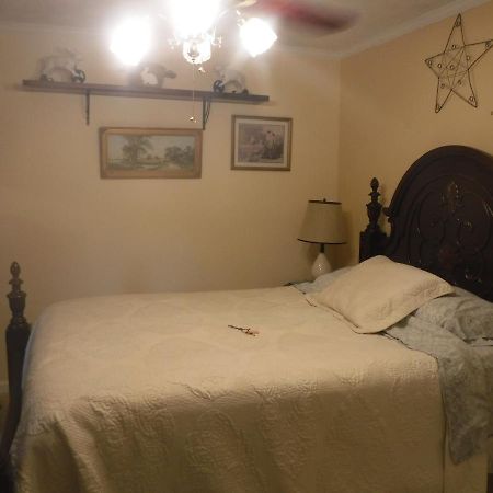 Serenityhill Bed And Breakfast Brownsville Bagian luar foto