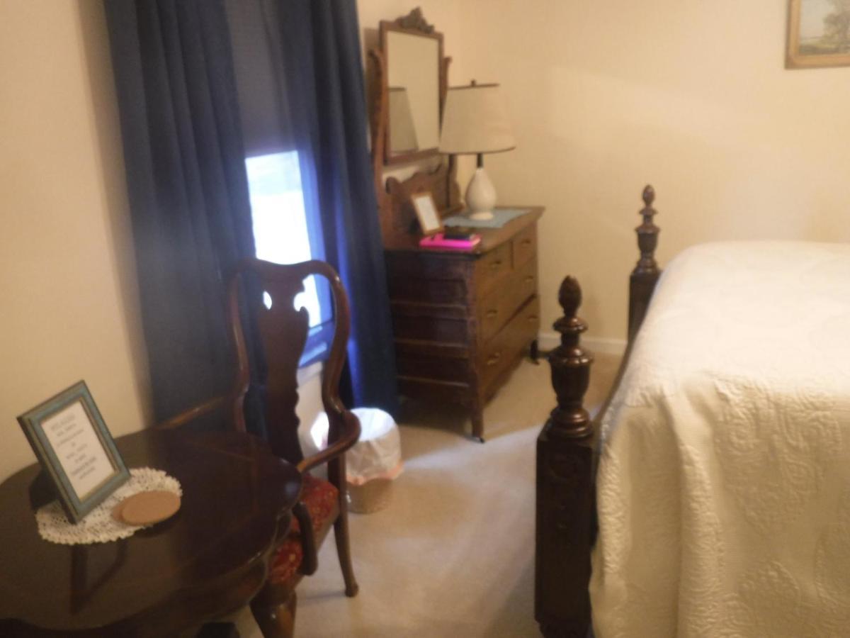 Serenityhill Bed And Breakfast Brownsville Bagian luar foto