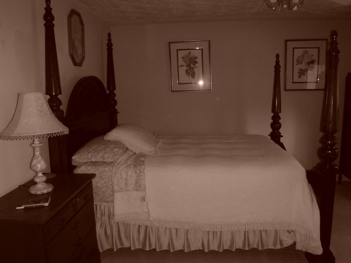 Serenityhill Bed And Breakfast Brownsville Bagian luar foto